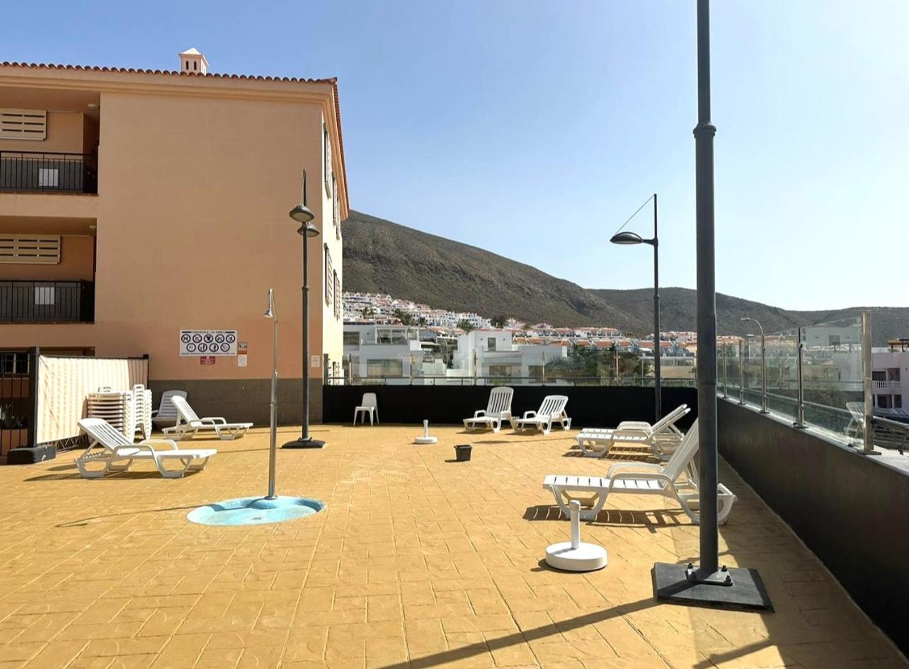 Los Cristianos Piscina Y Terraza Luaran gambar