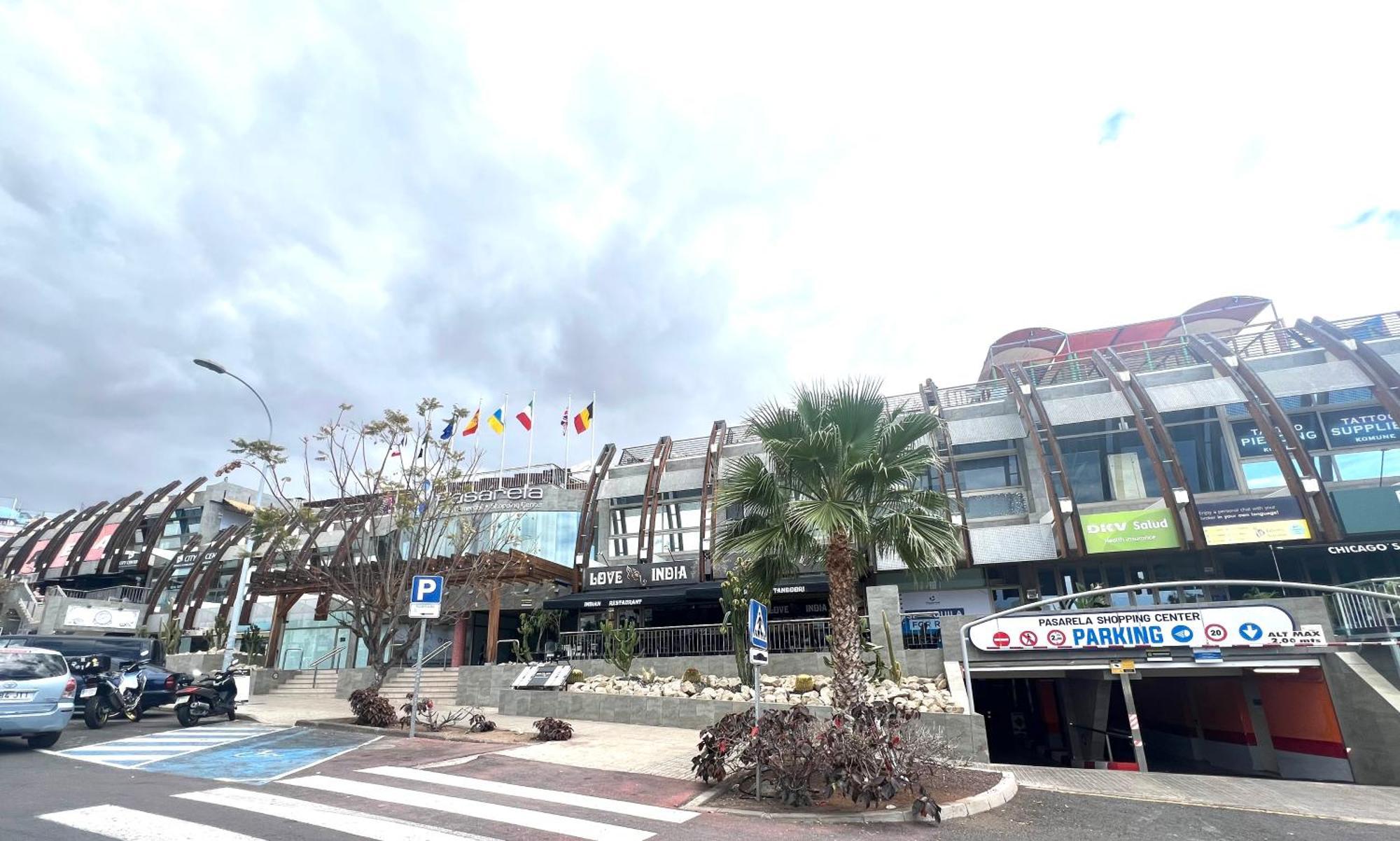Los Cristianos Piscina Y Terraza Luaran gambar
