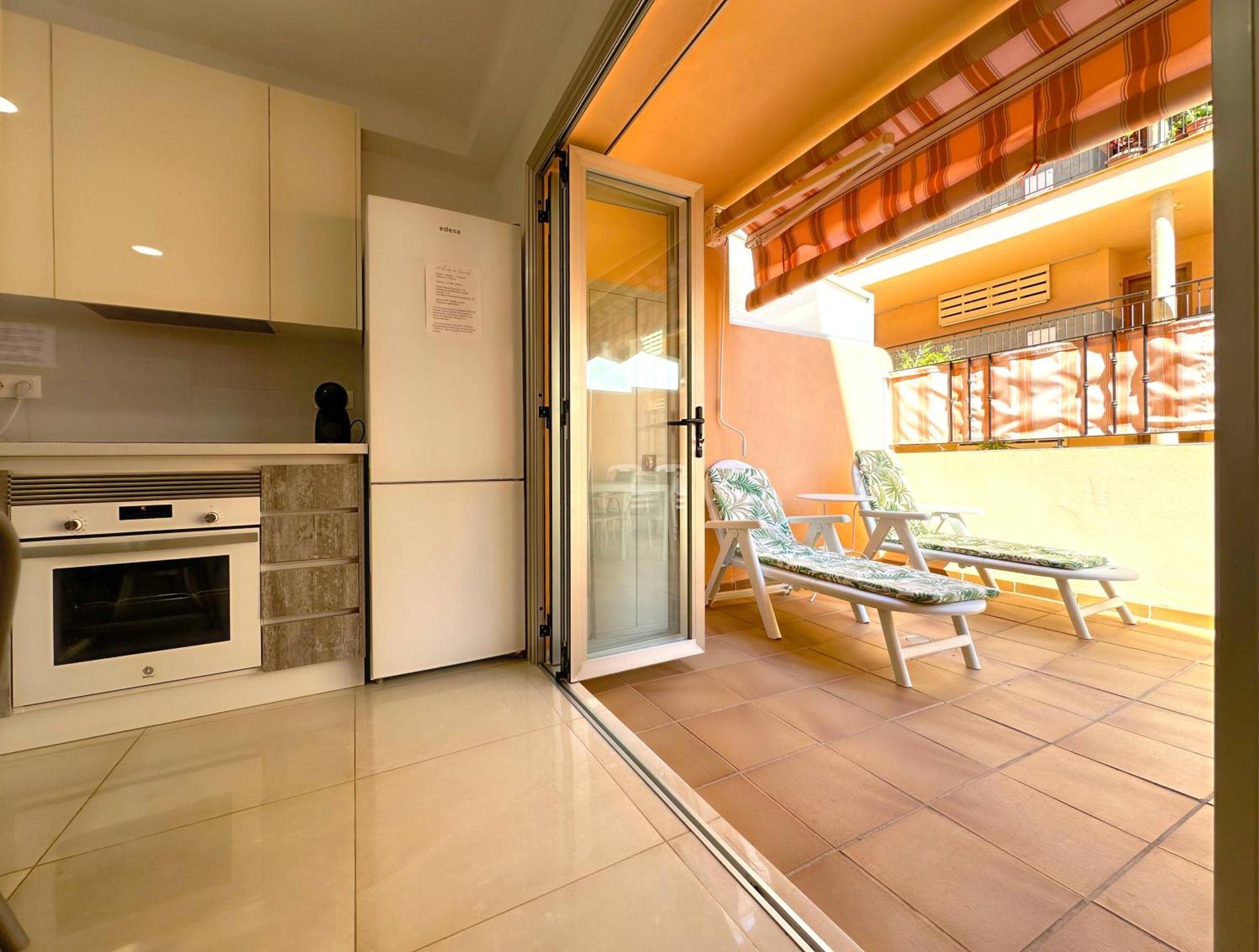Los Cristianos Piscina Y Terraza Luaran gambar